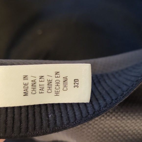 VS Sports Bra - Picture 4 of 4